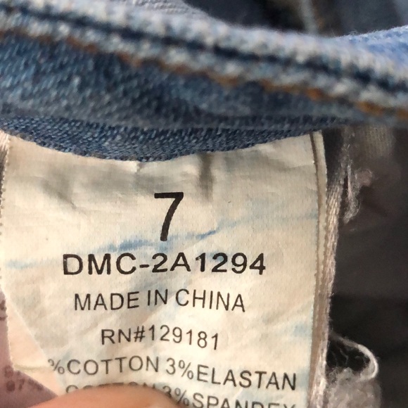 Distressed Blue Jeans Sz 7 - Picture 6 of 7